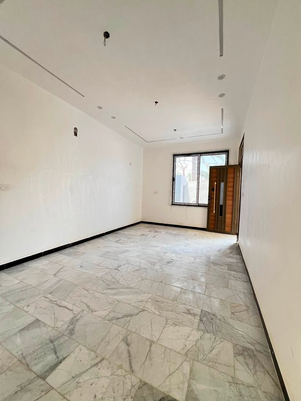 🏗️🧱دار #زيـــــــــرو للبيــــــــــع 
فـٓــــي حـــــــي الامـــــــام قــــــرب شـــــــارع الضغـــــــط
تبليــٰـــــط ومجــــــاري 
_________________
المساحــــــة // 150م #طابــــو #مــــلك #صــــرف 
الواجهــــــــــة // 7.5م 
النــــــــــــــــزال // 20م
_________________

🏗️🧱#الطابـــــــــــــق #الأرضـــــــــــي
غرفـــــــــــة وصالــــــــــة وهـــــــــــول ومطبـــــــخ ومجمــــــــع صحيــــــــــات خارجـــــــــــي وداخلــــــــــــي ...
🏗️🧱#الطابــــــــــــــق #الثانـــــــــــــي
غرفتيــــــــــن وهــــــــــول ومجـمــــــــع صحيــــــــات ...

______________💲
للأستفســـــــار عــــــن السعــــــــر يرجـــــــىٰ تـــــــرگ تعليـــــق (السعـــــــــر) #وسيتــــــم #الـــــرد #خــــاص
______________💲 

#مكتـــــــــب
               🏘️أمــــــــلاك بابــــــــل للعقـــــــار🏘️
#الكائـــــــــن
   شارع_الكرامة_قرب_الضريبة_مقابل_التخطيط_العمراني
        ***********📞☎️📞***********
_____________________________________________
