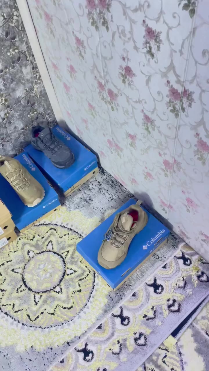 السلام عليكم

احذيه ميرال وكولمبيا قياسات 40/41 شلعه وحده ابسعر مناسب جداً 33 قطعه 

تلفون 📞 *********** راسل وات ساب
