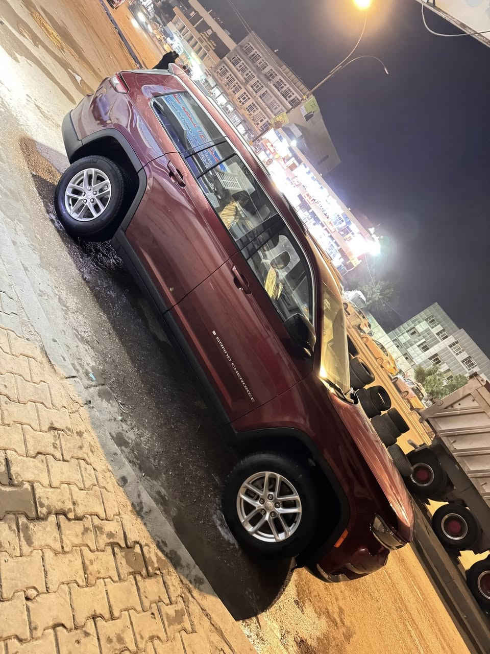 السلام عليكم جيب لاريدو 
موديل 23 حادث جاملغ وبنيد بدون داخل ماشيه 23 دخول جديد رقم أربيل تحويل أو وكاله 
مواصفات معروفه 
السعر 255 وبيه مجال  
مكاني بابل حله ***********
