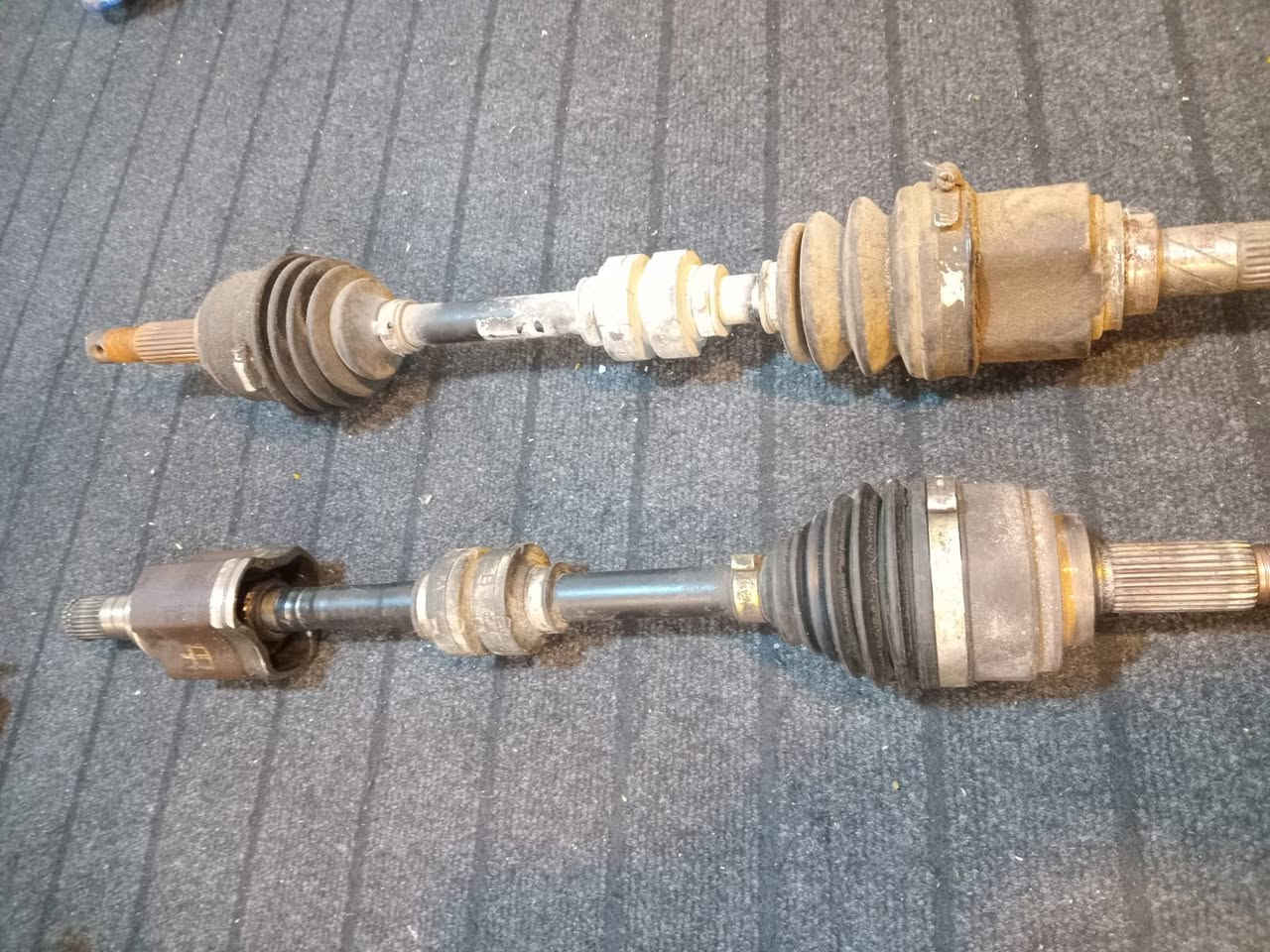 غراض صني هندي للبيع قيم و اخذ
درايم شفت الخارجي فقط شغال مكفول
ماطور مروحه 
مكثف مروحه
مروحه كامله

0781 081 5390‬
