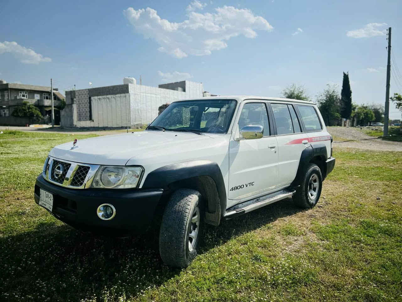 به ناوی خوای كه وره و مهره بان ... نیسان پاتڕۆڵ سە فاری مۆدیل ٢٠٠٨ تۆماتیک ، کتابی مزایدە ی لە گە ڵدایە هه مووعراق پێ بگە ڕێ ،بە شە رتی گێڕو مە کینە و ئە کسل وکارە بای ، هیچ دە عم ولێدراوێکی پێوە نیە ، کامل بۆیاخکراوە تە وە ، چوونکە پێشتر ڕە نگی سە ربازی واتە عە سکە ری بووە، نرخی ١١٠ گە ڵاو معامە لە ، هە ربە ڕێزێک ویستی پە یوە ندی بە م ژماڕە تە لە فونە وە بکات  یان نامە بنێرێت *********** لە خزمە تیدام
