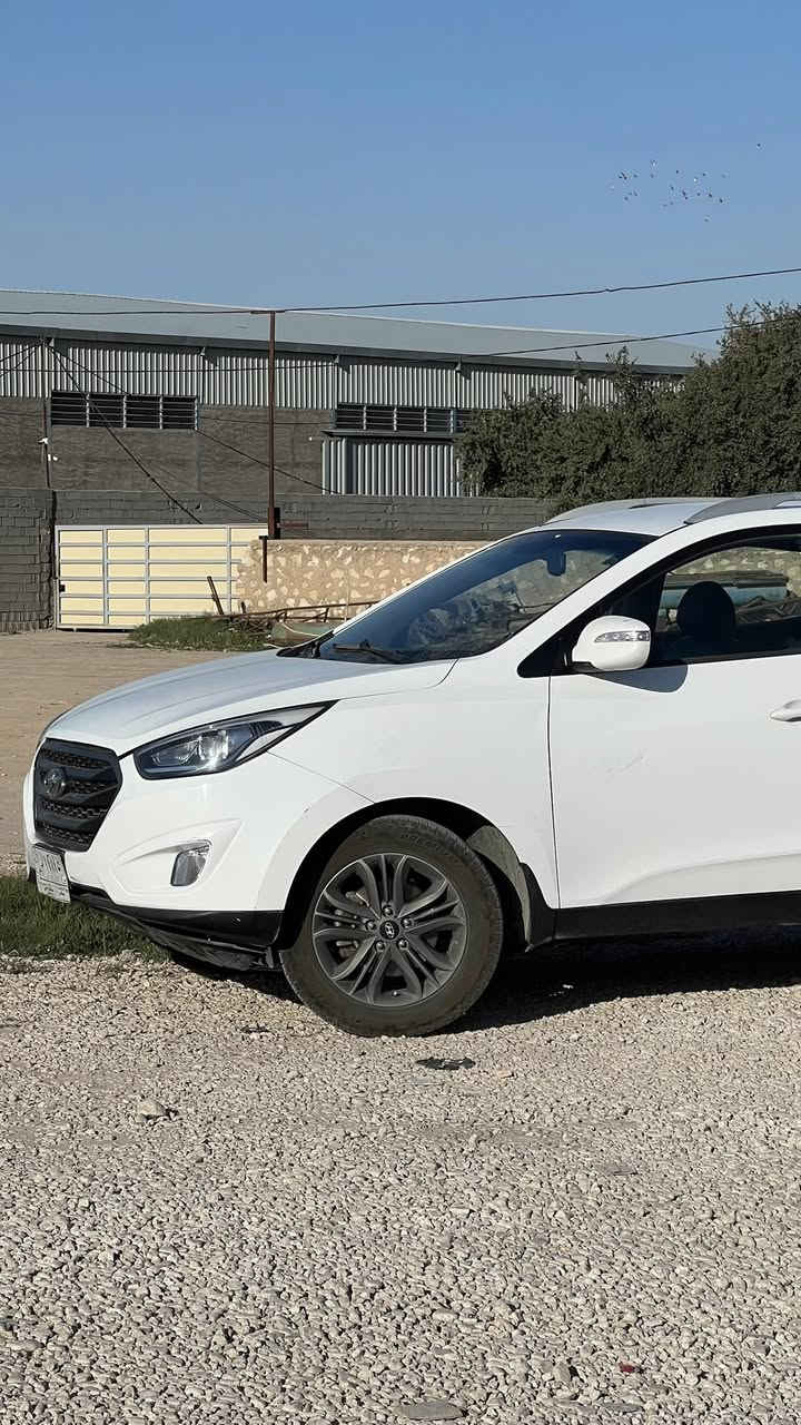 هونداي توسان ix35 (وارد كوري)
موديل 2015، محرك 2000 دوش وكير كفاله، عدسه اماميه وكشافات LED ولد نهاري، كامره خلفيه، ويل 17 تخم تايرات جدد، البنيد صبغ وبارد ثلاث اماكن متفرقه، ماشيه 157 الف، مكانها نجف، متواجد ماسنجر او واتساب ***********
