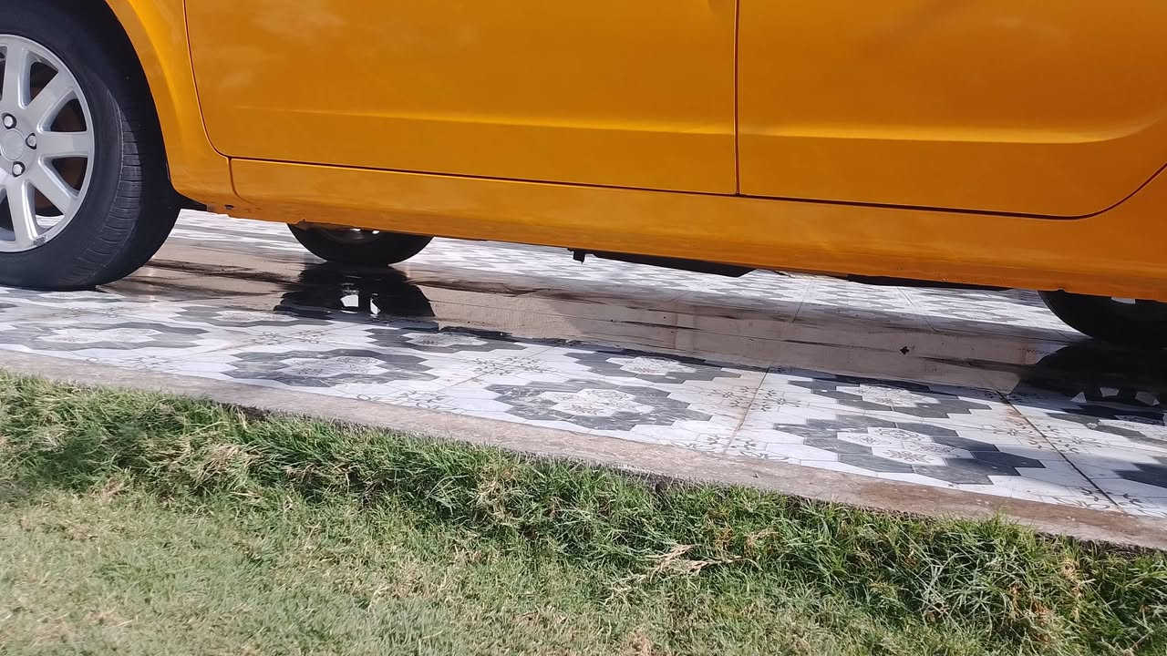 جيلي موبل للبيع مديل 2013 رقم بغداد بسمي ماشيه 40 حقيقي كفاله من صبغ قطره خياس  مابيهه ***********
