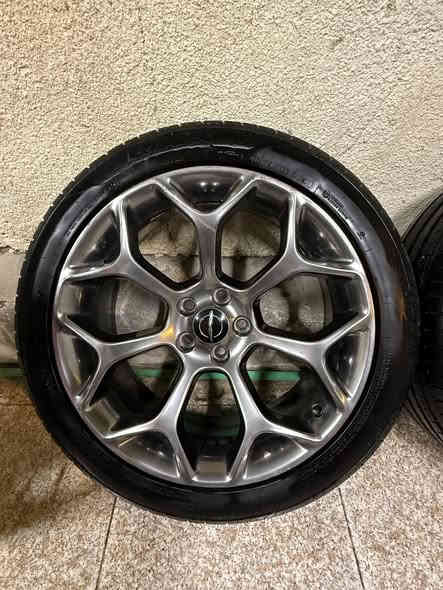 السلام عليكم
ويل هوه وتايراته حجم 20 اوباما 
السعر 400 الف 
الرقم ***********
العنوان البصرة حي الاصدقاء
