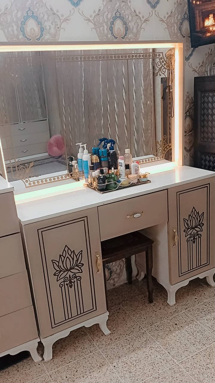 غرفه للبيع
١٠قطع ضخمه 
ماخذها ب مليون ٨٠٠
كلش نضيفه بيها اضرار بسيطه 
وياها دوشك هديه


**إذا كنت صاحب هذا الإعلان وتريد حذفه لأي سبب، رجاءا أرسل رسالة إلى الدعم الفني**