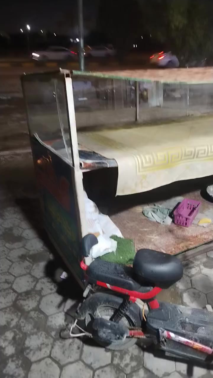 ميز للبيع نجف الاشرف
***********
