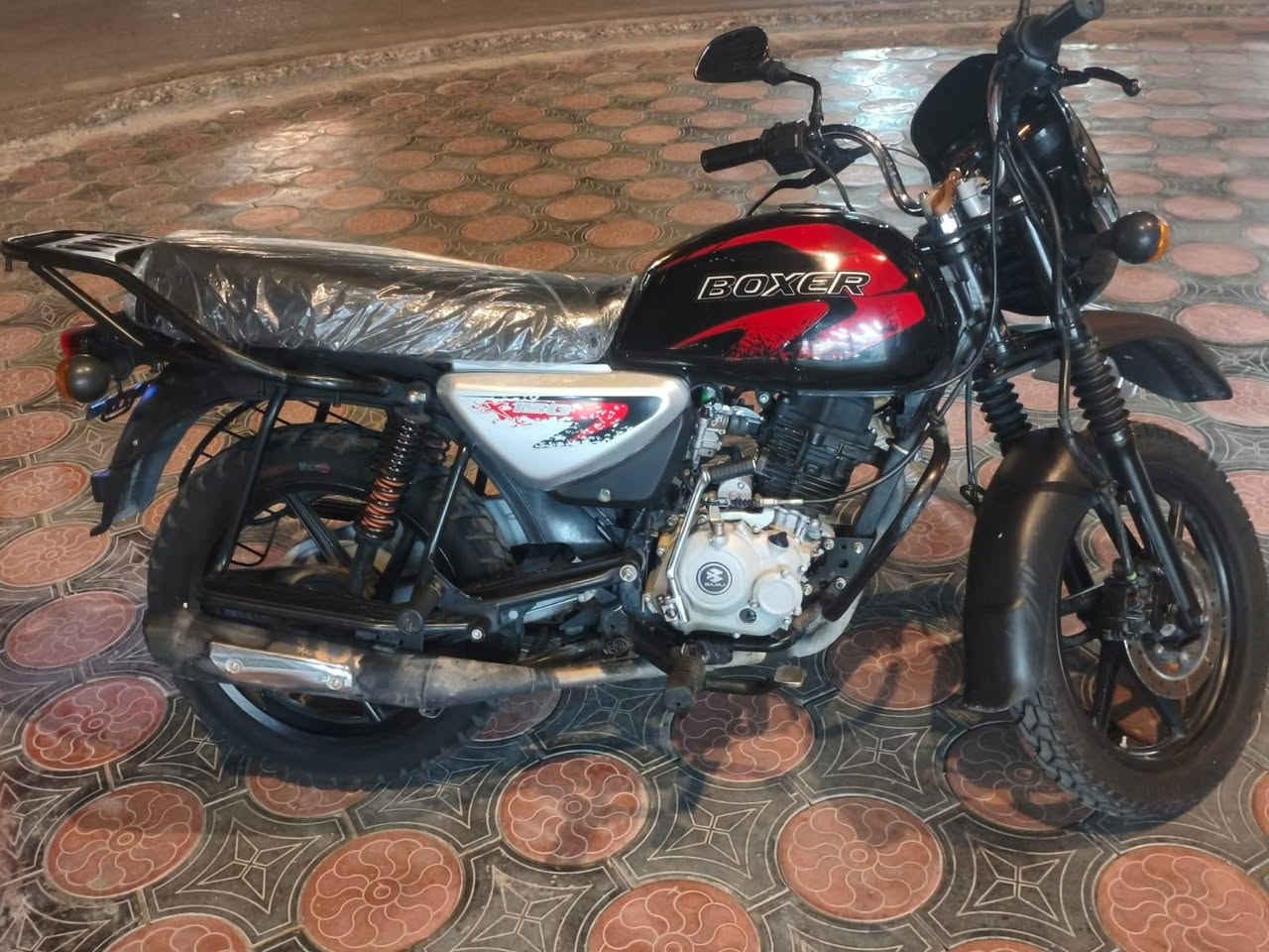 السلام عليكم. بوكسر مديل 23 مبدل بس كازكيت السعر ٢٣٠٠ وبيه مجال بصيط  ***********
رقم الدراجه مميز صلاح الدين والسنويه مشروع وطني ثاني يوم احولك بي مكان

