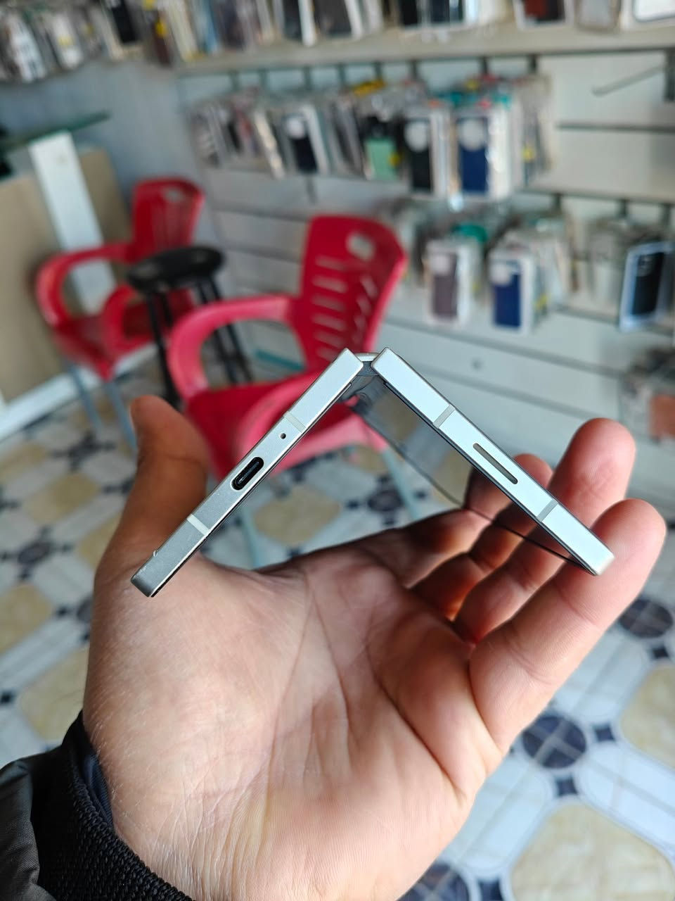 السلام عليكم 
زت فولد 6 ذاكره 512
 عربي شرق اوسط دبل شريحه 
نظيف بنسبة 98% ويا الكيبل الأصلي مالته اللون الأبيض 
مكفول شرط الفحص والظمان السعر 990 الف 
مكان المكتب بابل يوجد توصيل محافظات 
***********
