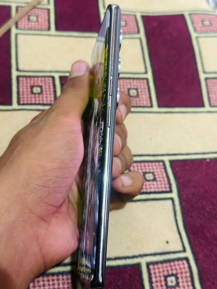 تكنو كامون 40 برو
ذاكره ٢٥٦ 

الجهاز نضيف ومكفول ونضافته ١٠٠٪؜ 

السعر ٢٧٥ وبي مجال 
***********
