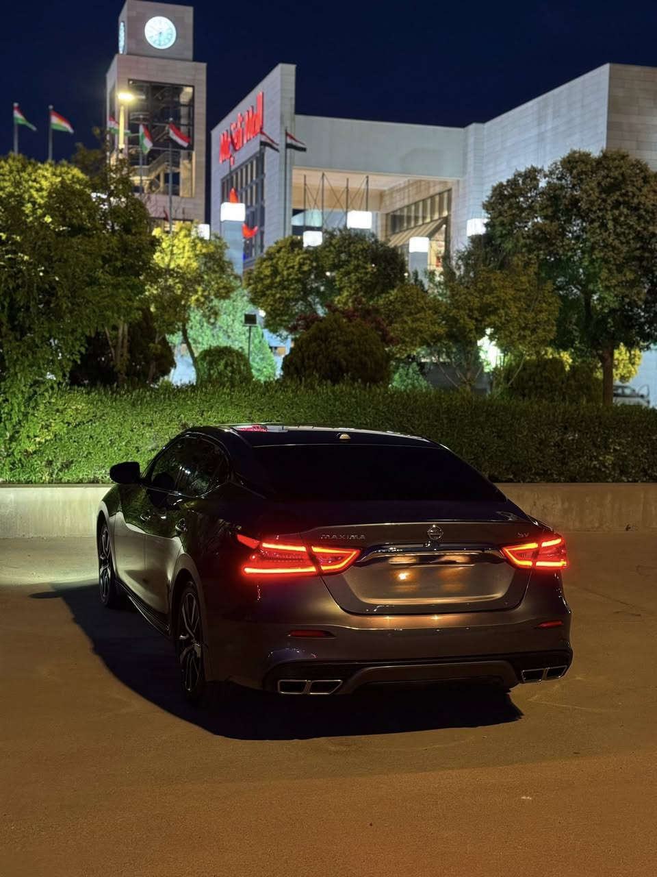 للبیع ✅📦‎  nissan maxima (2022)
‎ (SV)
سعر 137 ورقة و شوية مجال 
‎محرك V6 حجم 3500 
‎ المواصفات : بصمه 
‎أنظمة قيادة ايكو سبورت نورمال
‎كشنات جلد
                                              رادار امامى و                                                        و                       حساسات امامى و خلفى
‎كشن كهرباء سائق + سكن
‎كشن هيتر سائق + سكن
‎كاميرة خلفية ‎شاشة كبيرة
‎ويل حجم 18
‎تشغيل عن بعد 
‎تحكم جامات عن بعد
‎كروز سرعة تحكم ستيرن 
‎اشارات ترحيب منظومة زنون أصلية 
‎ليدات امامية
‎ماوس تحكم شاشة
‎ وبصمة ابواب وباقي المواصفات معروفة 
‎تايرات جديدة وباتري جديد 
‎ مكينة گير تبريد كهربائيات كلها مكفولة بشرط بجم امامى و خلفي كبس بدون شانصى 
الضرر  : فقط ربع بونیت بدون دواخل بشرط 
سعر (137)  شوية مجال 
                                      مكان سيارة / اربيل
                   ☎️ رقم تيلفون:***********
