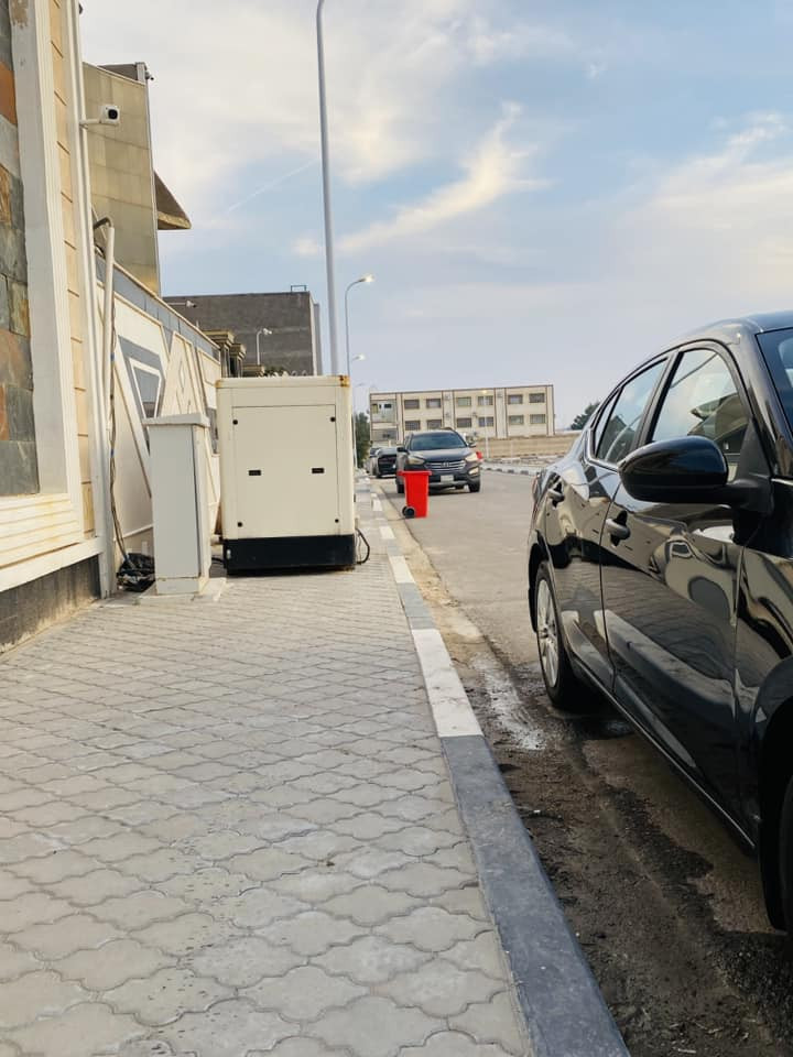 سلام عليكم نيسان سنترا 2025 وارد امريكي حره منفيس باسمي  تترقم جميع المحافظات 
صارلها اسبوع من دخلت  حادثها بنيد فقط وباقي مكفول بدون دواخل. 
سيارة كامله مكمله على اخير بصمه  دخول ذكي 
نظام اقتصادي ECO
رادار امامي خلفي 
كروز سرعه 
نقط عمياء 
كامره 360 درجة 
حساس امامي خلفي 
تحكم ستيرن فول على اخير 
تبريد حداده كير محرك كله مكفول شرط الفحص 
طخم تاير. مال شركه بلادي 
محرك 2000 

ماشيه 2000بعدها زيرو لسيارة 
المكان البصرة 
السعر 132 وبيها مجال بيك خير وتتدل
***********
