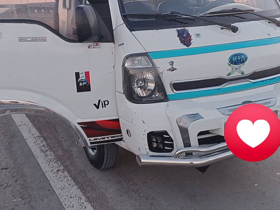 بسم الله الرحمن الرحيم 
كيا حمل موديل 2014 مكفوله كير محرك اكسل شاصي مكفول رقم شاصي واضح تخم تاير جديد تبريد ثلج ويه السويج مكينه 4000مفتوح لاتبخير ولا تنقيص 
المكان التاجي المشاهده مقابل سيطرة العبايجي اطراف بغداد 
لاتصال على الرقم ***********
