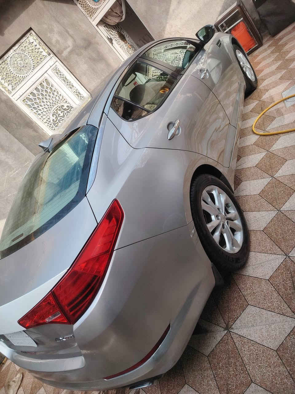 سياره كيا اوبتيما موديل 13 رقم ذي قار تحويل مباشر فول مواصفات ما عدى الفتحه تبديل جاملغ بدون دواخل وبيها رشات صبغ بسيطه تبريد قطعتين ثلج سيارة حلوه مال جناي سنوية للغايه 28 جاهزه من كل شيء العنوان بالناصريه مركز المحافظة الاتصال ***********
