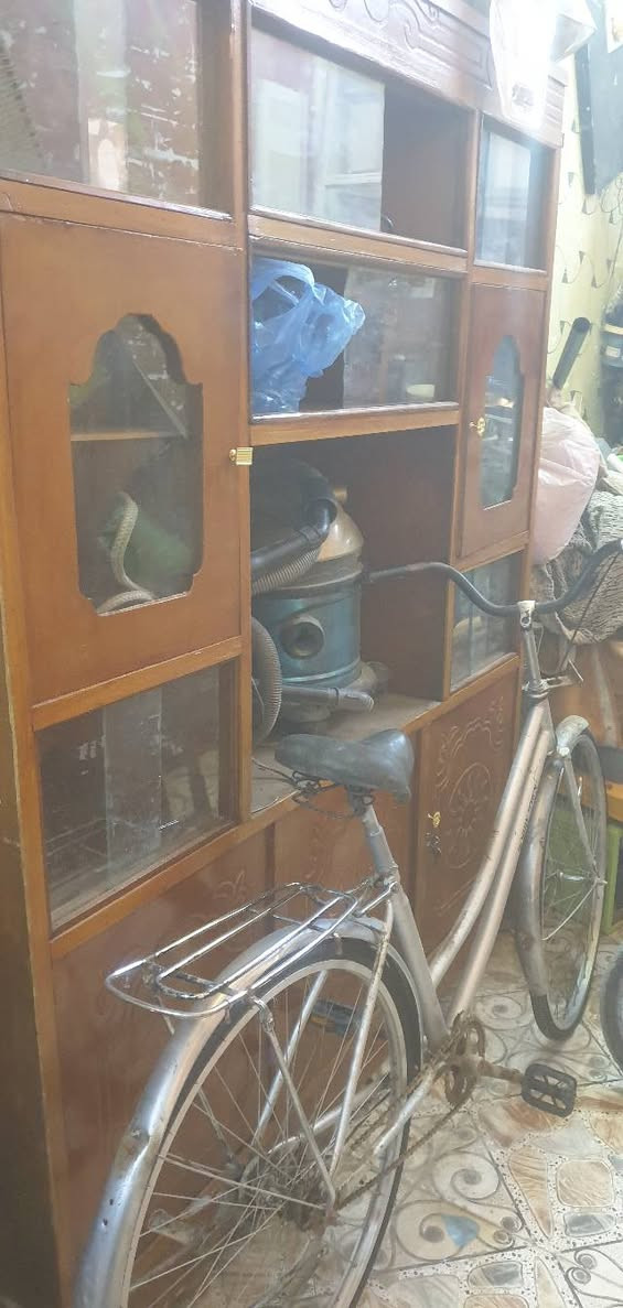 سلام عليكم اخواني واخواتي عندي هاي الغراض للبيع كلمن اوسعره والسعر على الخاص المكان شطره شعله قرب مطحنت جمعان شارع البنكله محل بالات هذا رقمي ***********
