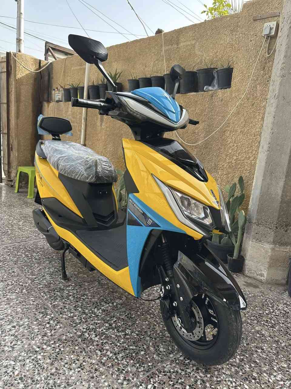 السلام عليكم دراجه شحن للبيع 2025
نوع سكنس 
ملف 2000 
6 بطاريات 
الشحنه الوحده تمشيك 55كيلو
بعدهه زيرو 
مكاني المحموديه حي السلام 
السعر 750 
***********
***********
