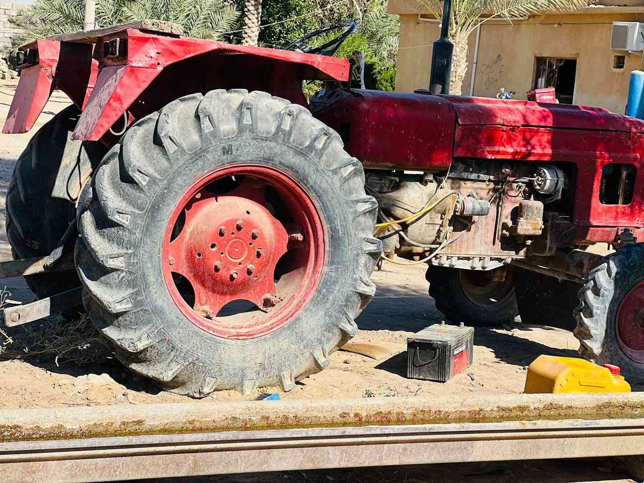 عنتر 71  هودرليك رفع تنزيل جيد 
تايرات الامامي جدد
 باتري جديد 
شغال سلف
 باور ستيرن
   بي خربطه بالبنب 
داينمو جديد
گزوز جديد
 الكشر شوف العين
  جاملقات زينات 
السعر ثنين ونص وبي مجال بسيط

هـ ***********
