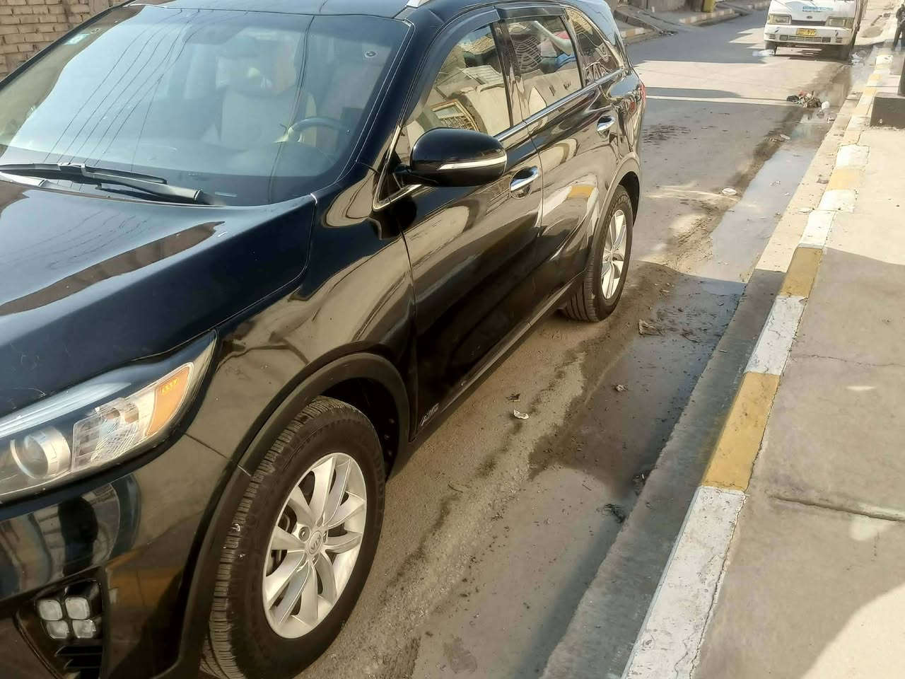 سلام عليكم 
سياره سورنتو شكل 20
موديل 17
وارد امريكي 
اربعه سلندر 2400جي دي اي 
محرك وكير وحداديه كفاله
خمسه راكب 
تحكم ستيران جهتين
اشاير بالمري 
كشنات كهرباء 
تدفه تبريد 
حساست امامي خلفي 
شاشا كمره
الضر شبر جاملغ وشبر بنيد بيه سونار
سياره خير من الله ما متعوبه جاهز برغي مانقصه
عنوان الناصريه  
السعر 155
بيه مجال بصيط 
رقم ***********
***********
