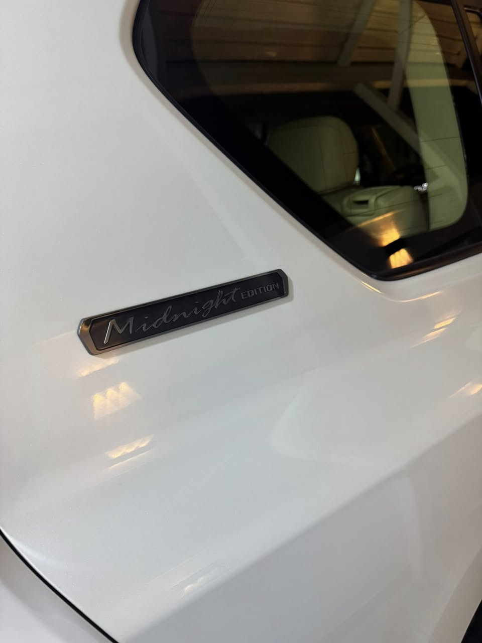 برادو ساز VX مدنايت موديل ٢٠٢١ للبيع ، السيارة نظيفة جداً ماشية ٧٤ الف كيلو فوول مواصفات بصمة وفتحة وشاحن تلفون و كراسي تدفئة وتبريد وكهرباء وجلد و ٧ راكب و ٣ قطع تبريد وتبريد منفصل وشاشة وكاميرا وحساسات ومري كهرباء وزنون وتحكم ستيرن دبل تانكي محرك ٤٠٠٠ و ٦ سلندر سيارة كاملة من كلشي بيها جاملغ امامي ايمن مبدل بلادي نفس اللون فقط وباقي السيارة مكفولة من الصبغ والبارد السعر ٤٣٢ وبيها مجال مكانها بغداد للاتصال ***********
