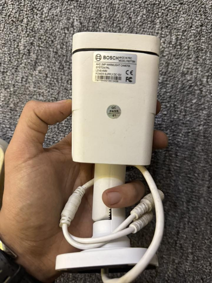 للبيع 3 كاميرات مع دي في ار  ماركة بوش دقة فول ليلي نهاري  استخدام قليل. لتفاصيل اكثر هذا رقمي بي وتساب ***********
