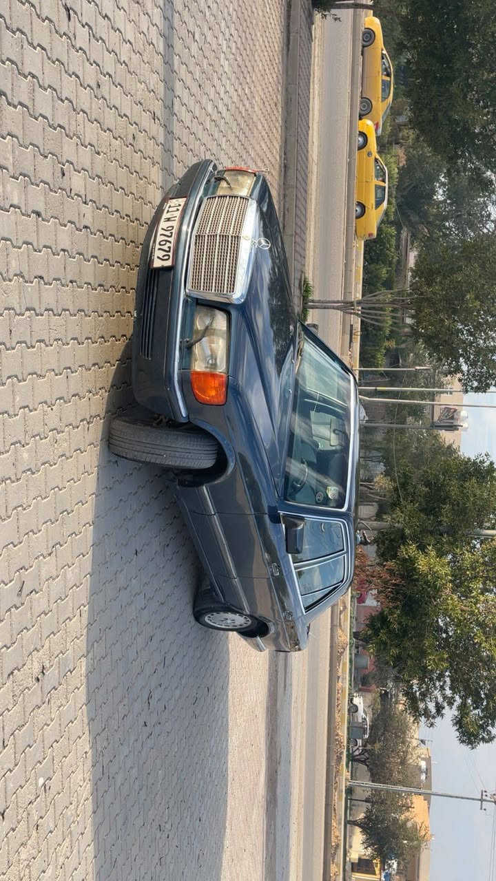 سلام عليكم
🇩🇪 مارسدس جامبو E 300 رئاسي موديل 91 

رقم بغداد الماني سنويه 2028 غرامات 000

 محرك بطه 2500  ديلكو المرغوب ✌️

سياره مصبوغه  عام لجماليه 

كهربائيات  كلها شغاله 4 جام كهربا 

تبريد قطعتين  تتفئه شغال غرفتها حلوه 

شاشه ايباد بلوتوث سماعات🎵 بلاد 

عالي ناصي رباعي 🚦 شغال ماسحات جام 🫡 شغال 

ارضيه جلد منضومه  بريك ABS شغال اربع تايرات بلمكان 

باتري جديد كير بلكارتون حاويه سياره شرط معدل 160🔞 تخم تاير جديد سبير جديد ،👉 

نواقص السياره  فقط سقف السلايد  على فجه وكف 

وسنتر لك يرادله ادامه ابيعلك واكف 

مكان السياره ديالى قضاء خانقين 

 السعر مناسب.   47  وبيها مجال قليل 

***********
