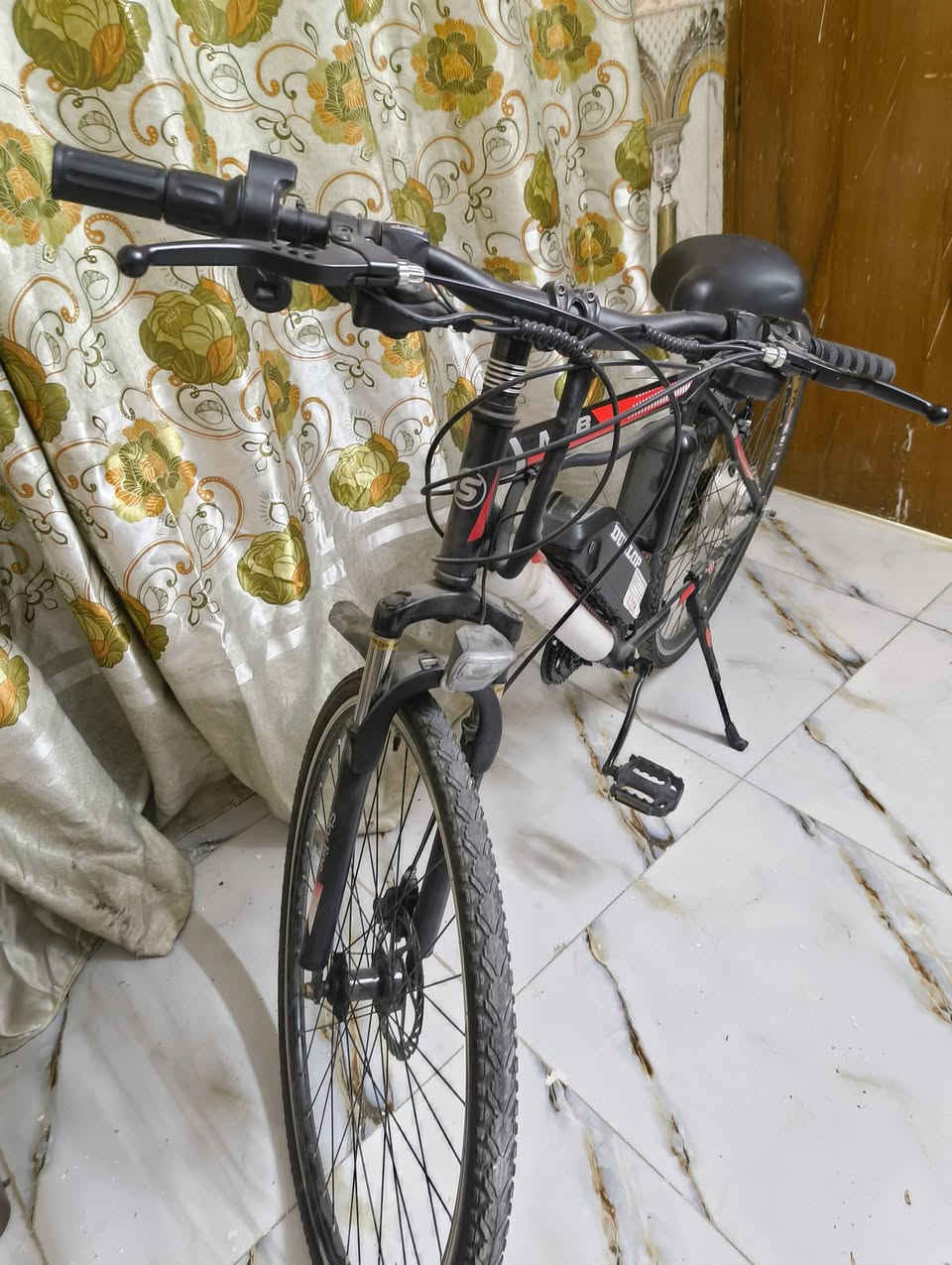 بايسكل MTP هيكل المنيوم بطاريه ليثيوم اهل المصلحه ايعرفون هاذا البايسكل شنو اخذته قبل سنه تقريبا ب800 الف اخذته استعملته اسبوع فقط وضميته بل غرفه الكشن مالته الاصلي موجود والجاملغ موجود رايده ب550 بي مجال مكاني بغداد حي الاعلام شارع البداله
***********
