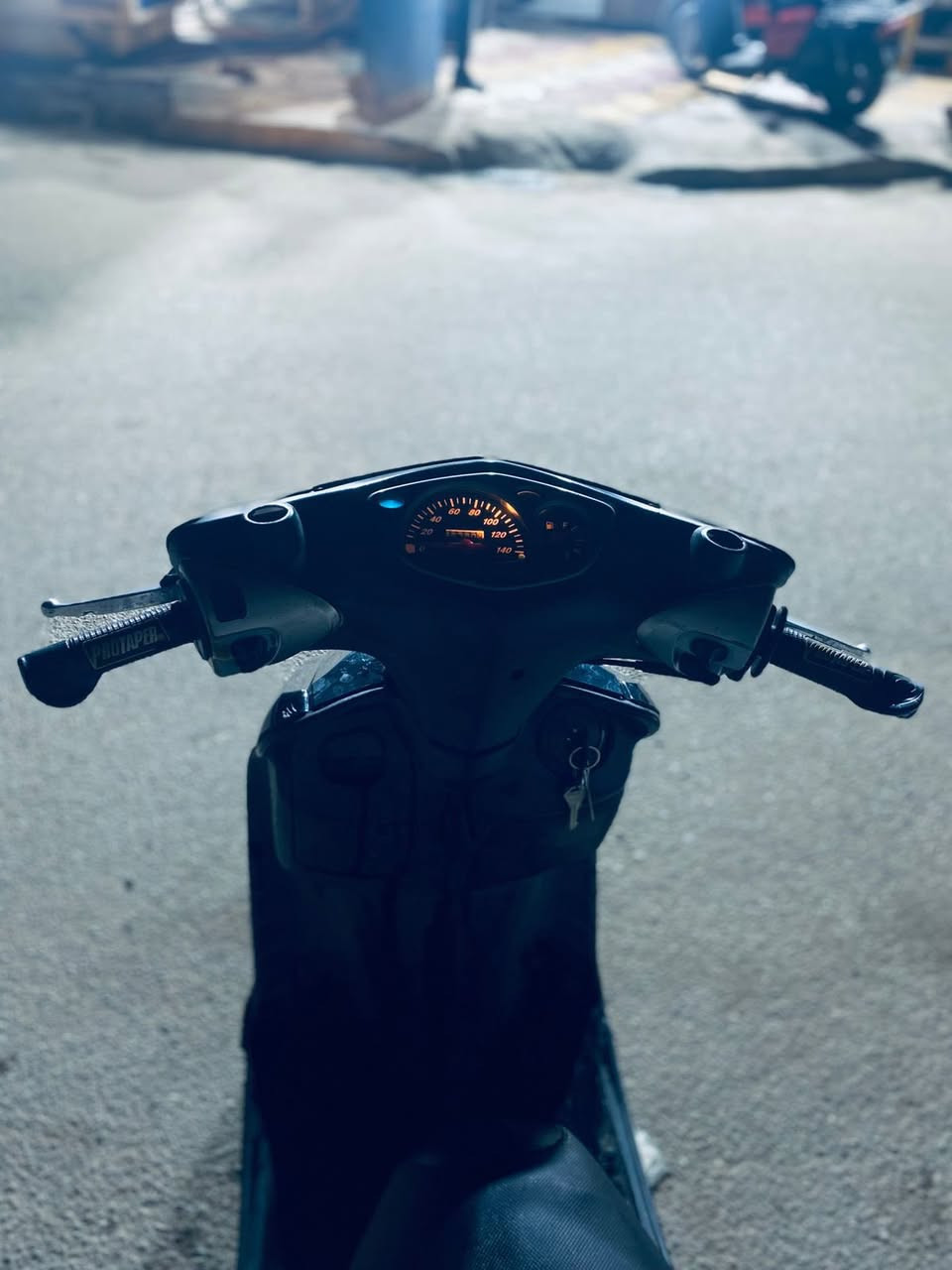 السلام عليكم سكنس نثيه مال رمبه دراجه كله بلاديه كامله رايده ب600 وبيه مجال بسيط مكاني بغداد الاعظميه ***********
