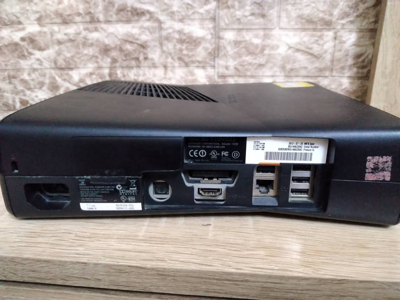 السلام عليكم اخوان XBOX360 الجهاز نظيف ومستعمل هو ملحقاته هاردين و3يدات والدركسون مستعمل اسبوع فقط يحتاج بطاريات السعر 175 الف وبالعافيه على الياخذه


**إذا كنت صاحب هذا الإعلان وتريد حذفه لأي سبب، رجاءا أرسل رسالة إلى الدعم الفني**