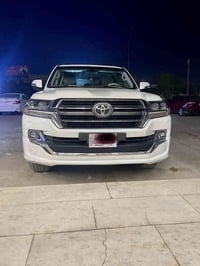 للبيع لاندكروز موديل 2020 ساز فول مواصفات محرك 6 سلندر رقم بغداد ماشيه...