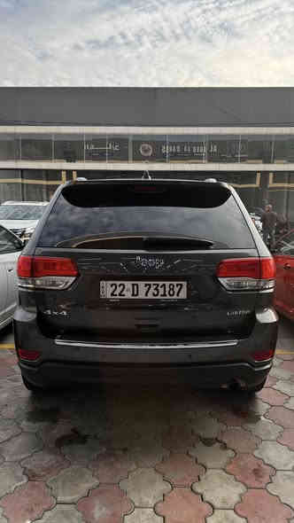 جيب لاريدو 2021 
سياره حلوه ونضيفه ضررها حيل بسيط براس البوند صبغ موضح بالصور وملاحضات بارد كدام العين سياره فول مواصفات عدا الفتحه 
محرك 6 سلندر كير ومحرك شرط على وضع الشركه السياره ماشيه 70 الف حقيقي سعر 240 بيها مجال مكان السياره موصل شارع البراوي المعارض الجديده معرض العابد 
***********
***********
