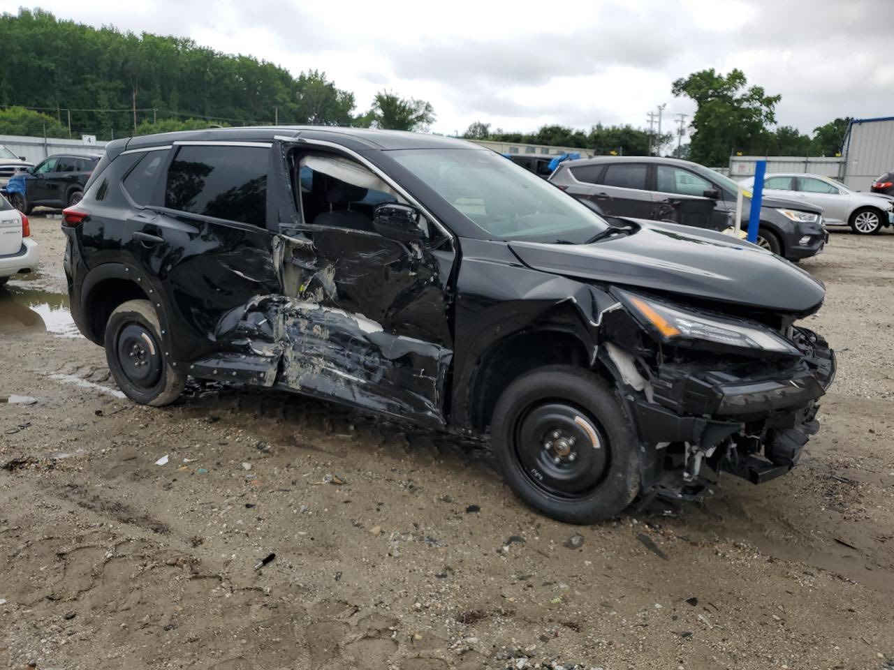 نيسان روج 2024
ماشية 34 تو ويل 
ايرباك بس برده وكشن 
دشبول وستيرن سليم 
حادثها موضح بالصور 
دعاميه موجوده هيه والشباك 
لايتات اماميه موجوده 
جاملغ يتصلح مابي شي 
وياها زوج بيبان لون اسود بلادي 100% اني مشتريهن
السياره بيها خلل كهربائي وحالياً يم الكهربائي 
ابيع واقع حال لان بعده ديشتغل بيها تصليح احتمال 300$ احتمال 2000$  هذا الرينج 
سعرها 115 ورقه  
*********** 
مكانها بغداد شارع 6
