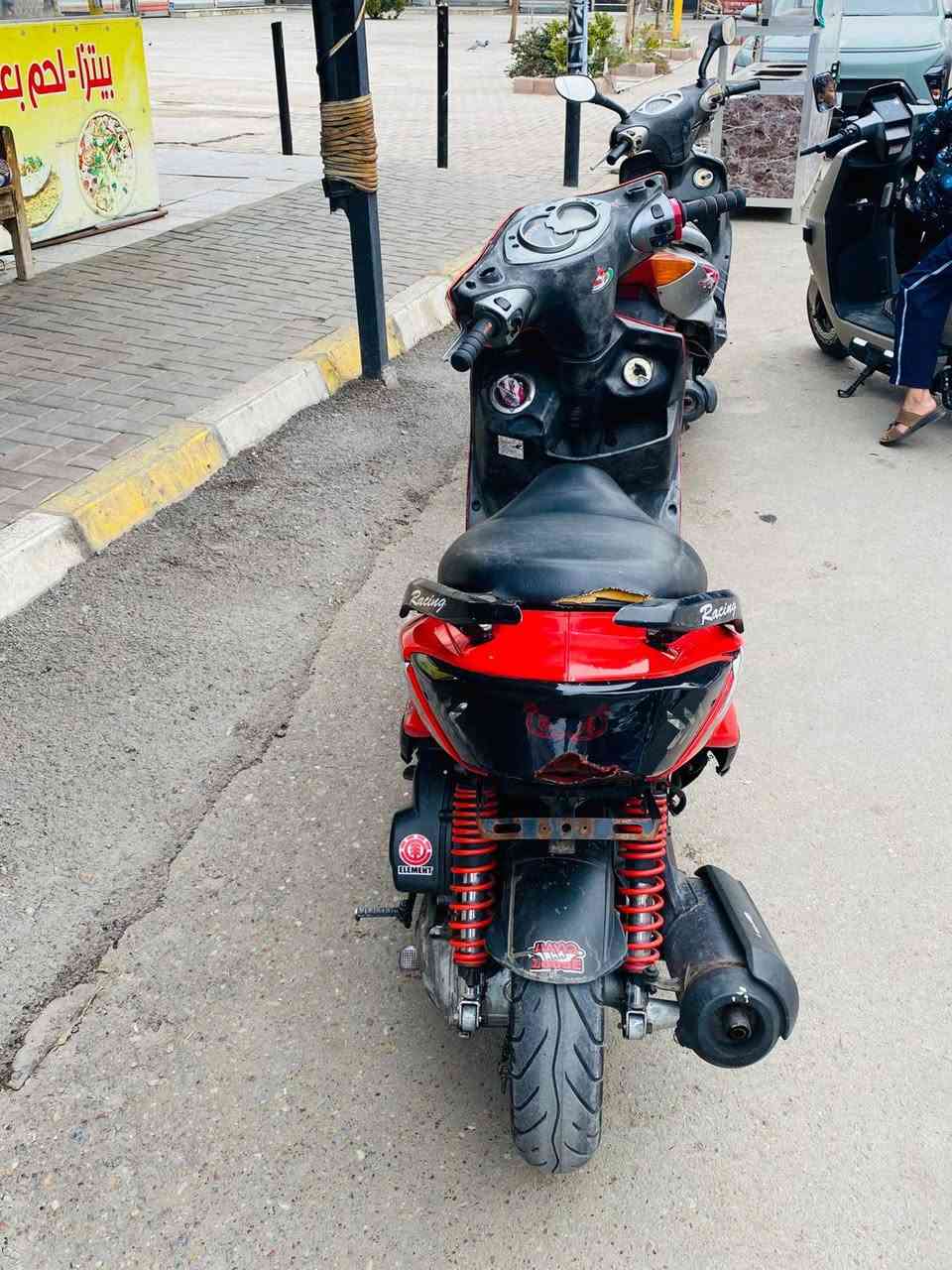 سلام عليكم هاي دراجه سكنس فحل الدراجه كابريتار بس الكابريتار تكطع بس هاي بيها الدراجه59 المكان زيونه السعر خاص وهاذه رقمي بي واتساب***********
