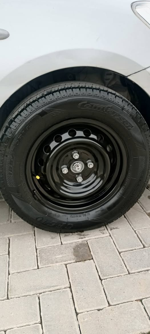 سەرەتا بەناوی خوای گەورە
لەسەر ئیزنی ئەدمین❤
تۆێۆتا یارس 2008 سلڤەر، تۆماتیک، مواسەفات خلیجی، ABS،پێنج کەلە،جام هیتەر، مەکینە بچووک، گێڕوو مەکینەی نەکراوەتەوە بەشەرتی فیتەر،پێنج ویل و تایەی لۆک، 235کم چووە،بلازیتۆر، جام عادییە،سەنەوی تا 2030 مانگی 5 تازەیە، 
ت.ب سەیارەکە بێبۆیاخە، سارد و شوخت و کاڵبوونەوەی نییە ، تەنانەت قرچی بەسیتی نییە دەعامیەکانیشی بۆیاخی نییە.سۆنەریم داناوە،
هەڵەبجەی شەهید   نرخ91$ و مەجالێکی کەم 
***********ــــ*********** شربازهير, السليمانية
