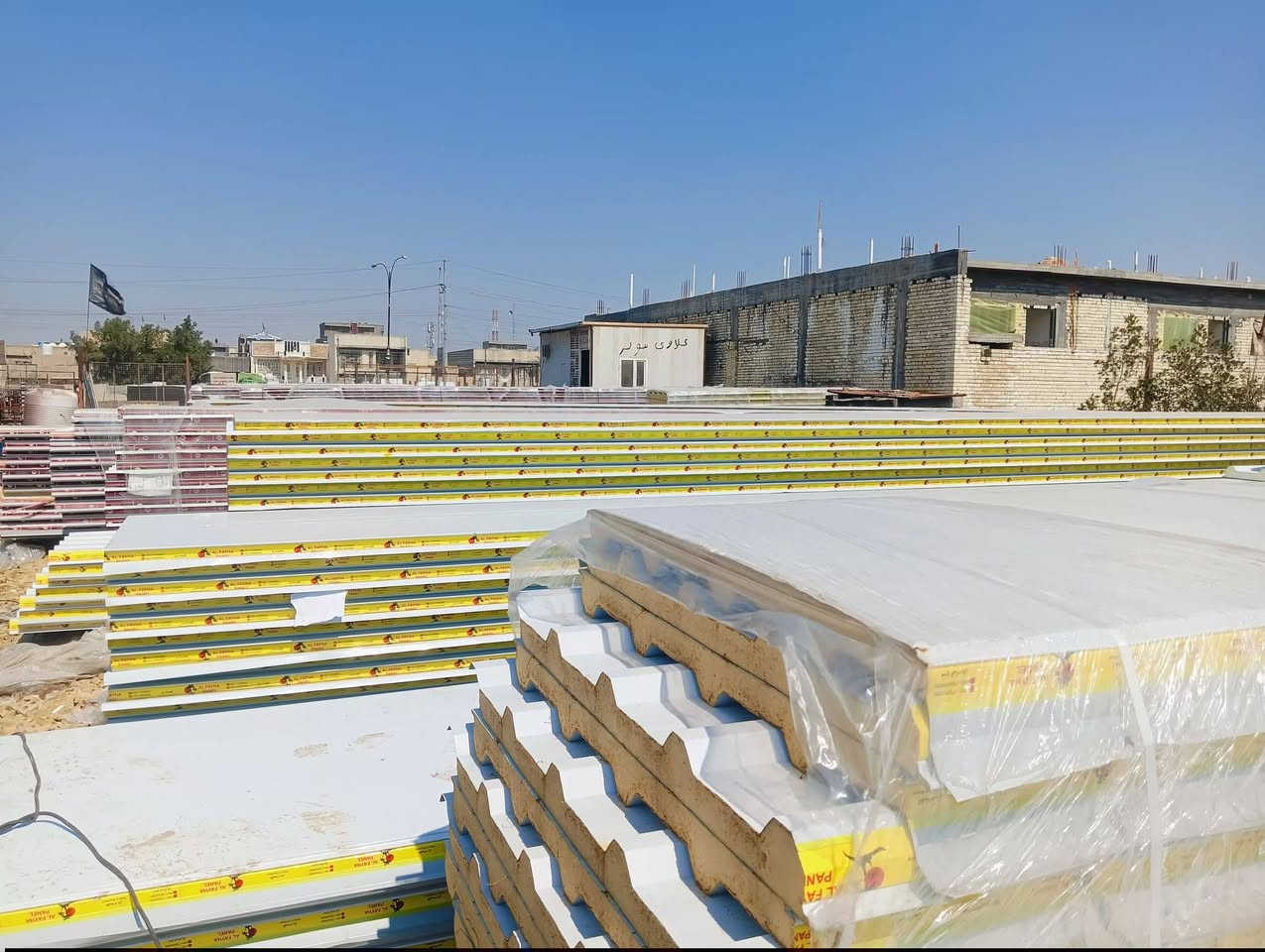 ⚜️ #سكلة_وحدادة_الانوار_لكافة_أنواع_الحديد 
(سندويج الفيحاء بنل .مال البصره) +.(.سندويج بابل بنل) +(سندويج جداري جميع القياسات موجوده)...كله درجه اوله 👍 
العنوان :  بغداد - النهروان - مقابيل مركز الشرطة 
للأتصال والاستفسار :  
***********
