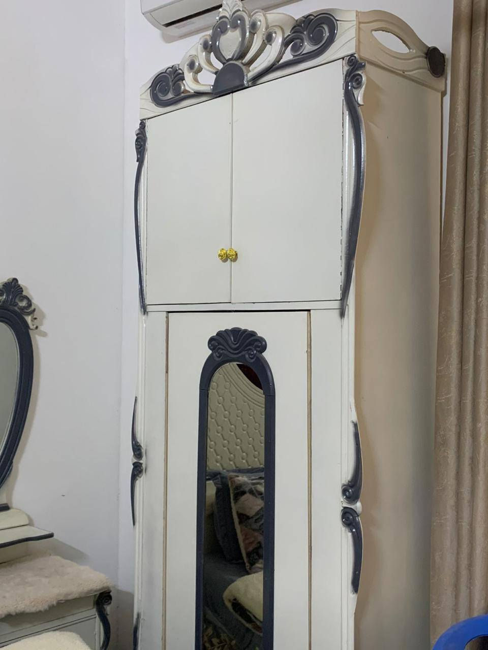 السلام عليكم ورحمه الله وبركاته من رخصه لادمن عندي غرفه نوم للبيع عراقيه على تصميم تركي السعر 700 المكان بغداد اليوسفية الرقم ***********واتساب وخط موجود
