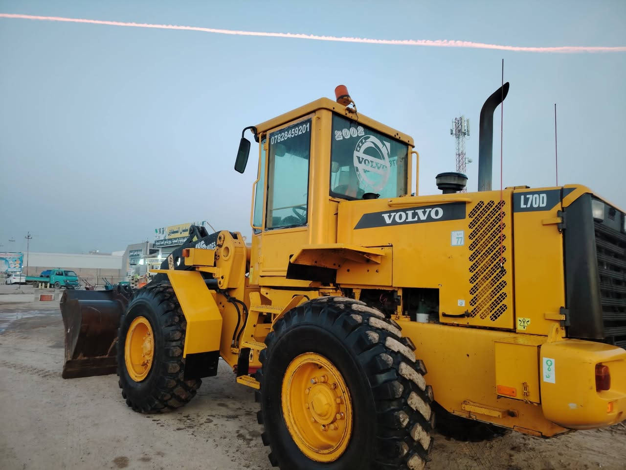 سلام عليكم شفل فالفو 70 مديل 2002  رقم أربيل دولي مكينه كير اكسلات كله شرط مكان تكريت للاستفسار ***********
