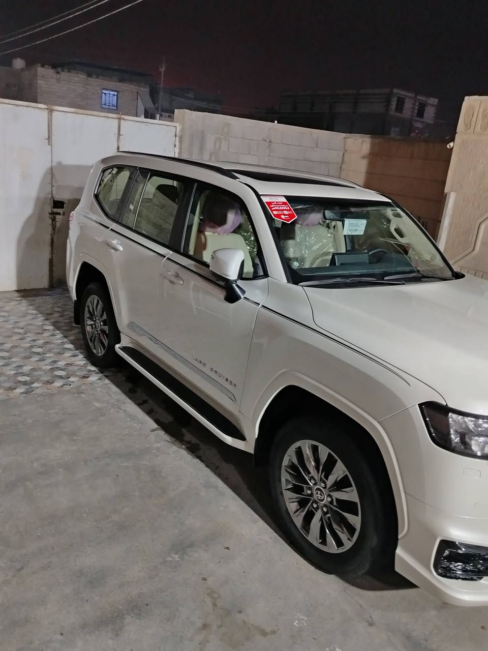 سلام عليكم الاندكروز موديل 2024 زيرو ماشه 8 الف مكفولة كفالة عامه سياره بعدهه زيره فول مواصفات GXR توين تيربو المتدد ساز ام الضمان السعر 780 وبيه مجال المكان البصره الاستفسار ***********
