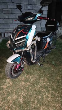 للبيع بدون بطاريات كلشي شغال اتصل / 07835307108
