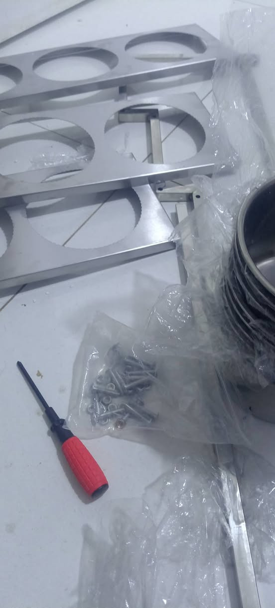 هذا المنتج عبارة عن رف توابل أو محطة توابل ومنكهات مصنوع من الفولاذ المقاوم للصدأ (ستانلس ستيل) بوعاءات متعددة للاستخدام في المطاعم 3طوابق


**إذا كنت صاحب هذا الإعلان وتريد حذفه لأي سبب، رجاءا أرسل رسالة إلى الدعم الفني**