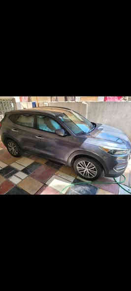 سيارة توسان  2016 محرك GDi 2000 السيارة نظيفة كير محرك مكفولات السيارة نص فول السعر 165 بيع او مراوس المكان بغداد سيطرة الشعب حي المهندسين للاستفسار على الرقم *********** الصور واضحه حادثها بس بنيد مبدل
