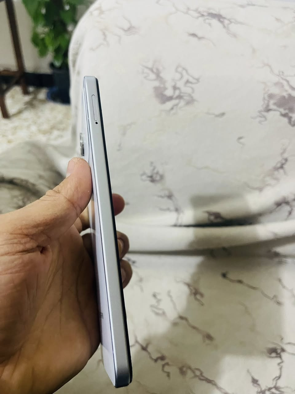 تكنو سبارك 40 للبيع
الذاكرة256 
البطارية العملاقة 5200
120 هيرتز
الجهاز شخط مابي فقط مبدل شاشه اصليه عنواني دوره ابو دشير الاتصال على الرقم *********** 
ملاحظه الجهاز فقط كفر وياه السعر ١٥٠
