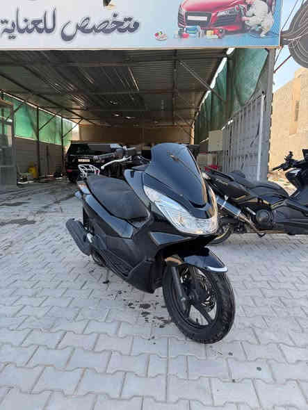 جديدة 100%  
حجم المكينة 125 اقتصادية بالصرف وشلعة ومعدل
غير مقفولة السرعة
ماشية 16 الف حقيقي
تايرات جدد100%
دهن اصلي وبانزين محسن وسوبر جنت افولها 
السعر 14 ونص ورقة
***********
مكاني كربلاء كربلاء
