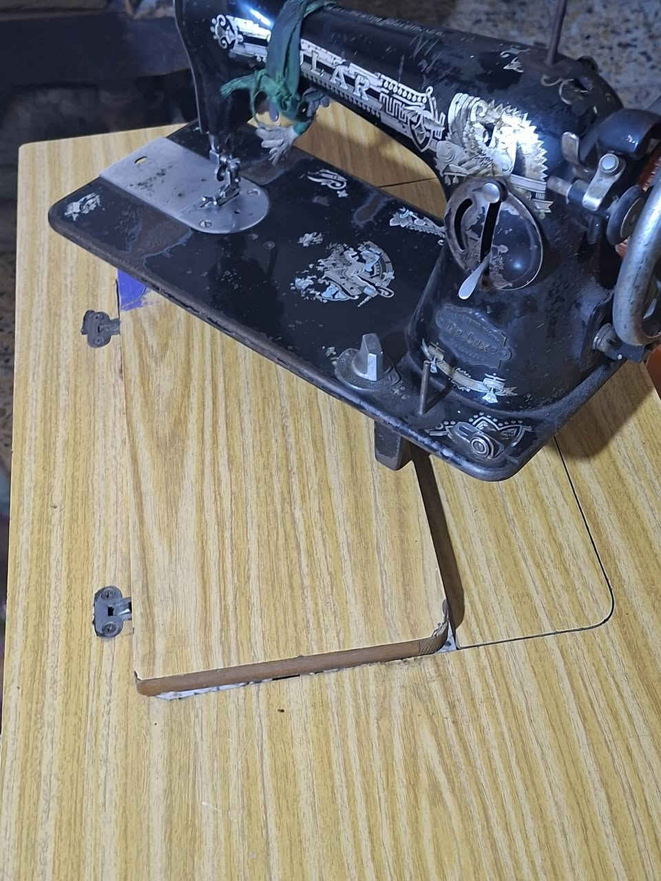 مكينة خياطة  السوده  مع الميز مالتها وكامله 
سعره 150 
مكان بغداد حي الجهاد


**إذا كنت صاحب هذا الإعلان وتريد حذفه لأي سبب، رجاءا أرسل رسالة إلى الدعم الفني**