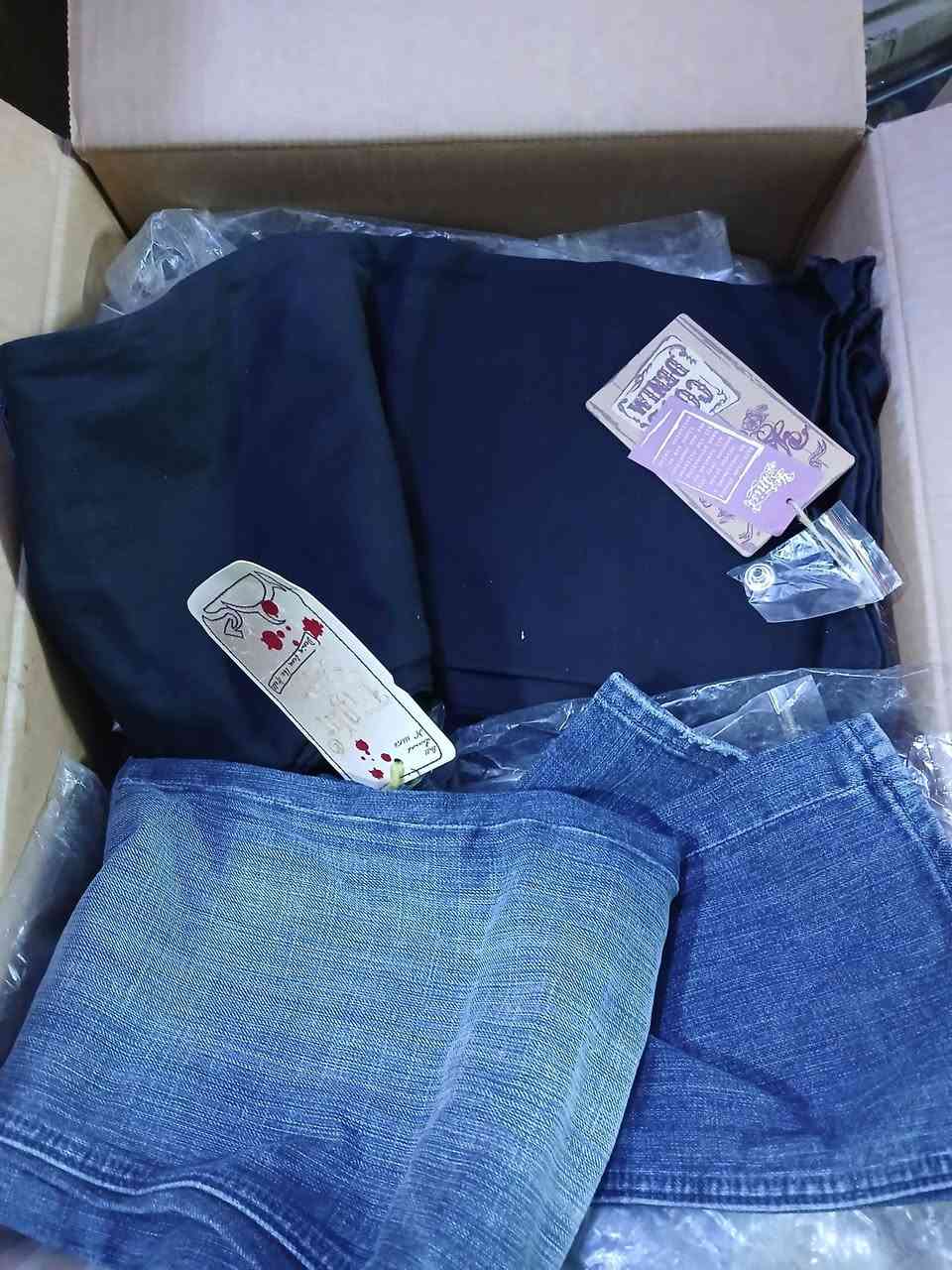 متوفر ٥٠ قطعة بنطرون كابوي بناتي ونسائي احجام مختلفة وموديلات مختلفة جديد غير مستخدم


**إذا كنت صاحب هذا الإعلان وتريد حذفه لأي سبب، رجاءا أرسل رسالة إلى الدعم الفني**