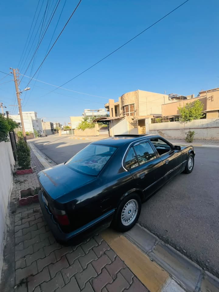 سلام عليكم
525 اصل سنويه وبليته 
كير عادي 
سلايت 
سنويه مشروع وطني لحد 2030
تحويل بشرط 
بيها ضربه جهت السكن 
الاستفسار ***********
