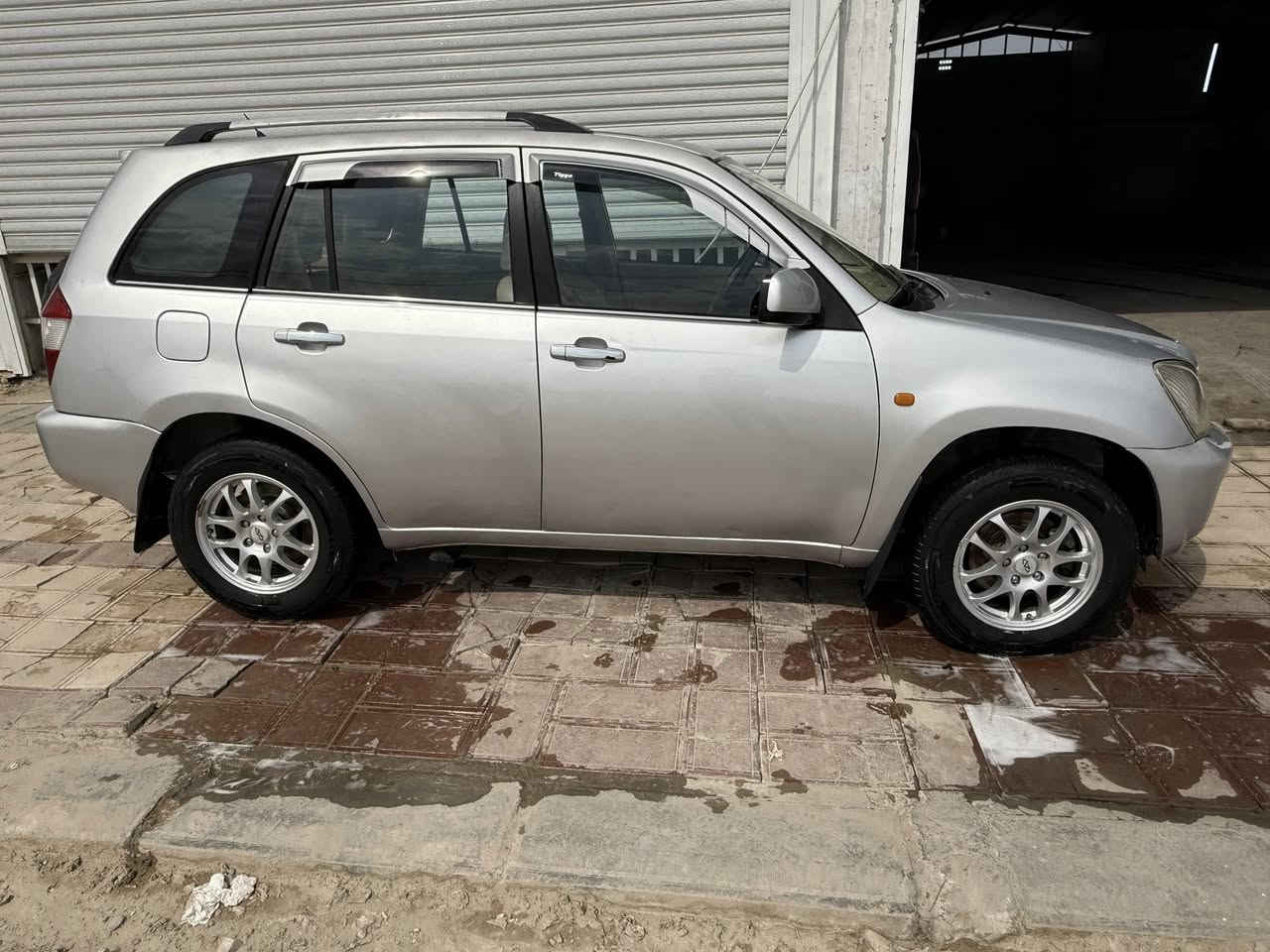 بيع مستعجل شيري تيكو موديل 2011 محرك 2000 كير ميكانيكي المرغوب ( المحرك والكير بعدهن جدد توني شادهن ) مكفوله من كلشي وبعده جديده على وضع الشركه بيه طخه بسيطه بنهاية الجاملغ الامامي جهة السايق وجراد بسيط بالقماره الباقي كفاله عامه  غرفته جديده وارضيه جلد دوشمه بيبان جديده و باتري ودينمو وباور جديد حداديه خلفيه جديده الامامي  جديد تبريد تدفئه شرط الفحص فتحه جام اوتو شاشه كامره سماعات جدد مال شارجر لايتات زنون تحكم بالستيرن شاشه وسرعة بالحقيقه احلا من الصور السياره متخسر عليه ربع سعر السياره 58 مكاني الشطره 

***********
*********** واتساب
