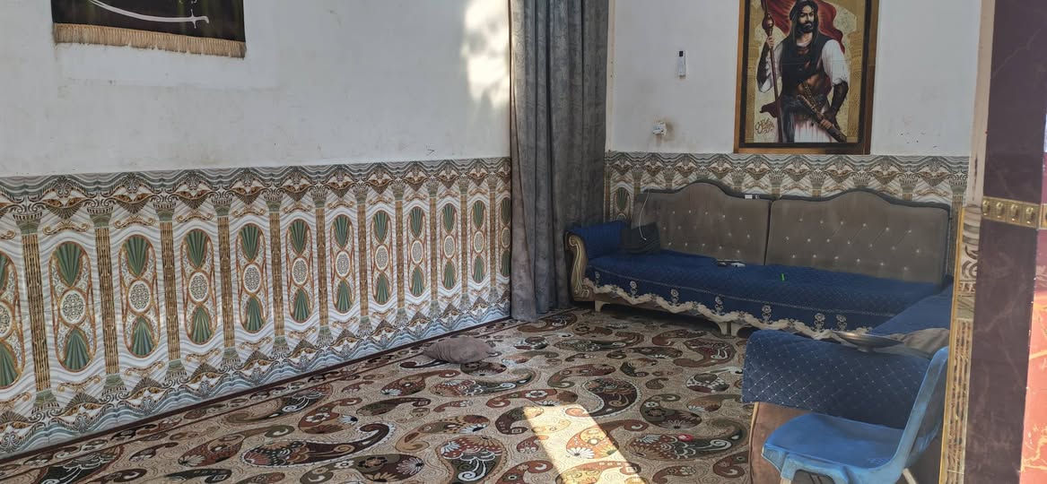 السلام عليكم بيت للبيع مساحة 200 طابو صرف بيت ركن يحتوي ع غرفتين 5 ب4، وصالتين 7 ب3ونص، وديوانية 7ونص، مطبخ 5ب4 العنوان شارع سديناوية قرب جامعة الامام الصادق الاهلية والمستوصف 
للاستفسار الاتصال ع الرقم 
***********
اتصال فقط بدون مراسلة
