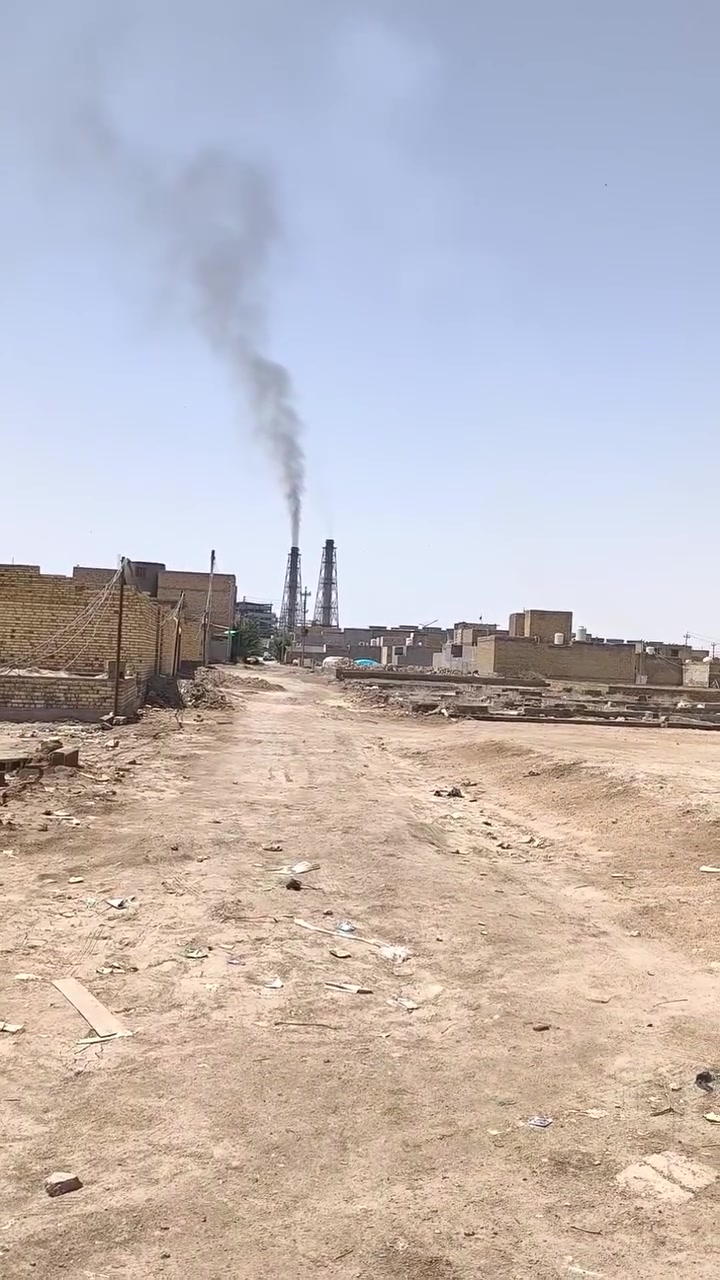 بيت للبيع بالصخيين مقابيل الطاقه
المساحه 225 متر 
السعر 40 و بي مجال 
للاتصال ***********
