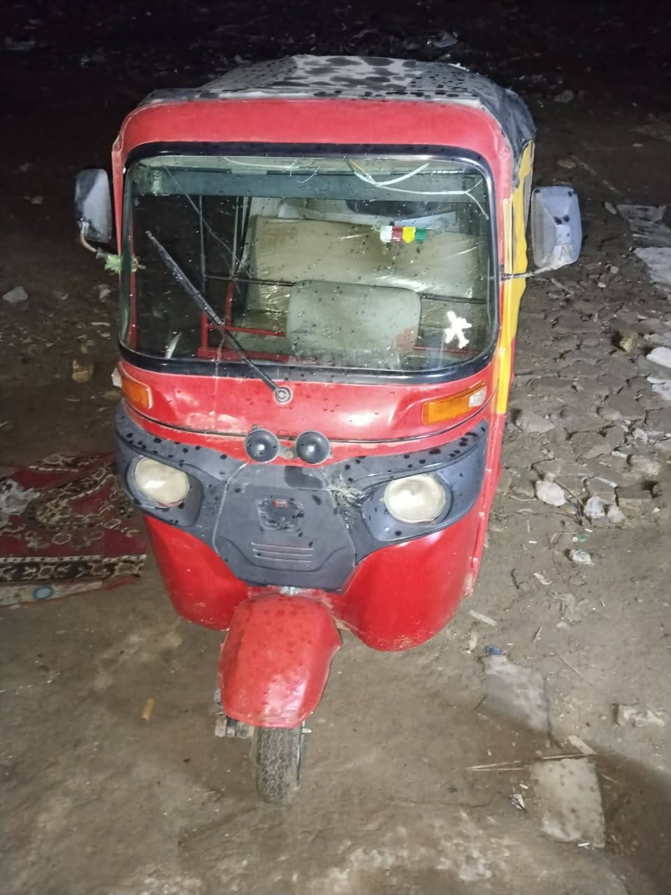 سلام عليكم تكتك البيع اوراق موديل 17تكتك ما عيشه سعر 2 مليونين مكاني بغداد سبع قصور رقم 
 ‏‪0771 907 7362‬‏
