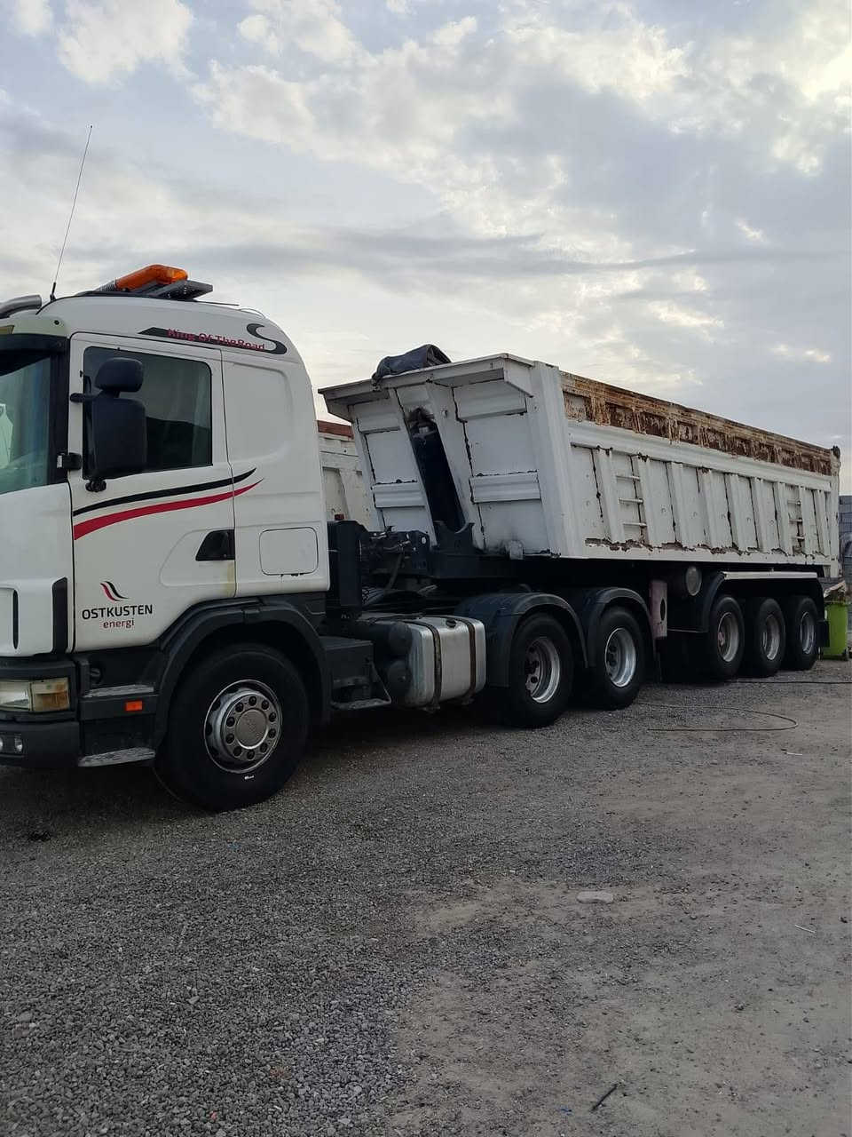 سلام عليكم سكانيا البيع راس وعربانة مكفولة  مكينة 8نجكتر مجموعة فراشةسبرنك رقم ربيل عربانة دار القصاب2015 تخم تاير سيارة جاهزة الشغل بيع راس وبيع  عربانة و بيع كاملة هاذا رقم صاحب سيارة***********///
