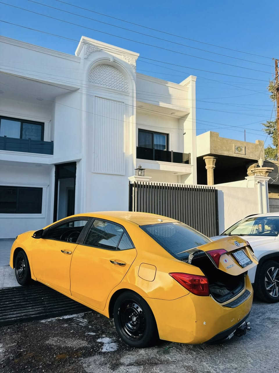 سلام عليكم
كورلا مديل 2019  فئة LE 

ضرر باب الخلف السايق مبدل بلادي 

وجاملغ خلفي السكن معجون وبيها تصفيات سياره بدون دواخل بدون شواصي ولا ايبراك راديتر بلادي 

عيب السيارة الكير ما يرجع بك فقط انما امامي ولا عيب بي شغال وشرط محرك شرط لا صرف ولا بخار ولا مفتوح شرط الفحص 

سنوية لحد 2032

سيارة بسمي 

صدر نظيف 

بطاقة بانزين وسيارة منظومة غاز 

سعر السيارة 142 بيها مجال 

مكاني داخل كركوك 

هيئه نقابه غرامات كلها مصفرها جاهزه حتى هزه جديد ورقم دولي رقم كركوك

***********
